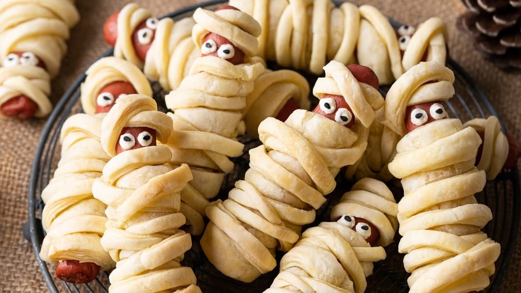Halloween Treats Mummy Hot Dogs