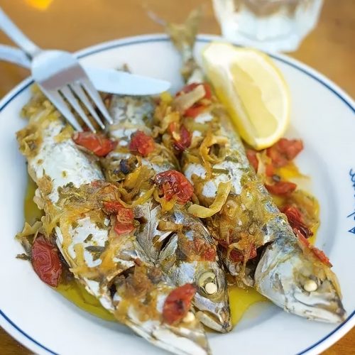 Mackerel with sizzled garlic, ginger & tomatoes Recipe