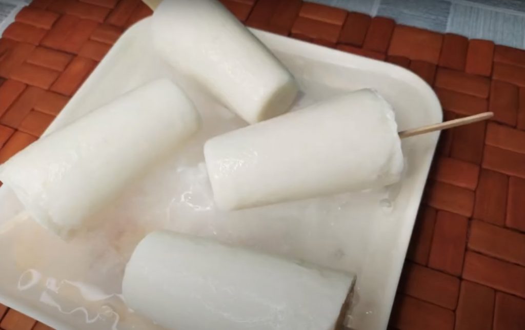Old-Fashioned Vanilla Ice Pops (a.k.a. Pop Pops)