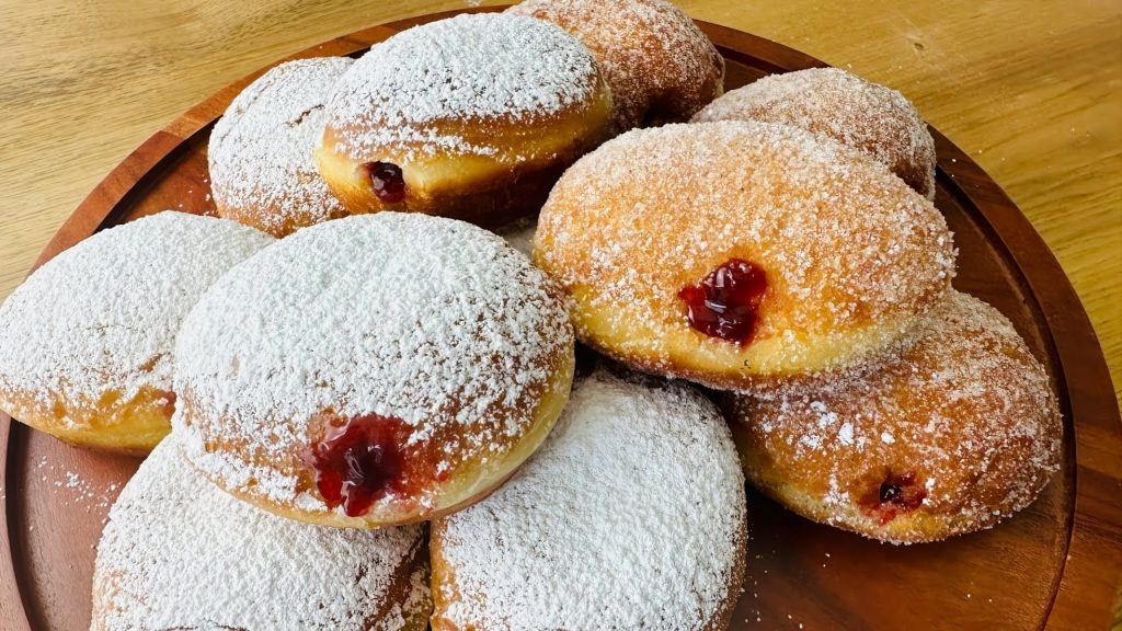 Polish Doughnuts (Pączki)