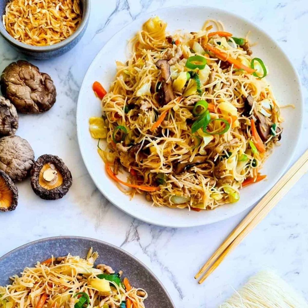 Taiwanese Stir-Fry Vermicelli (Tshá Bí-Hún)