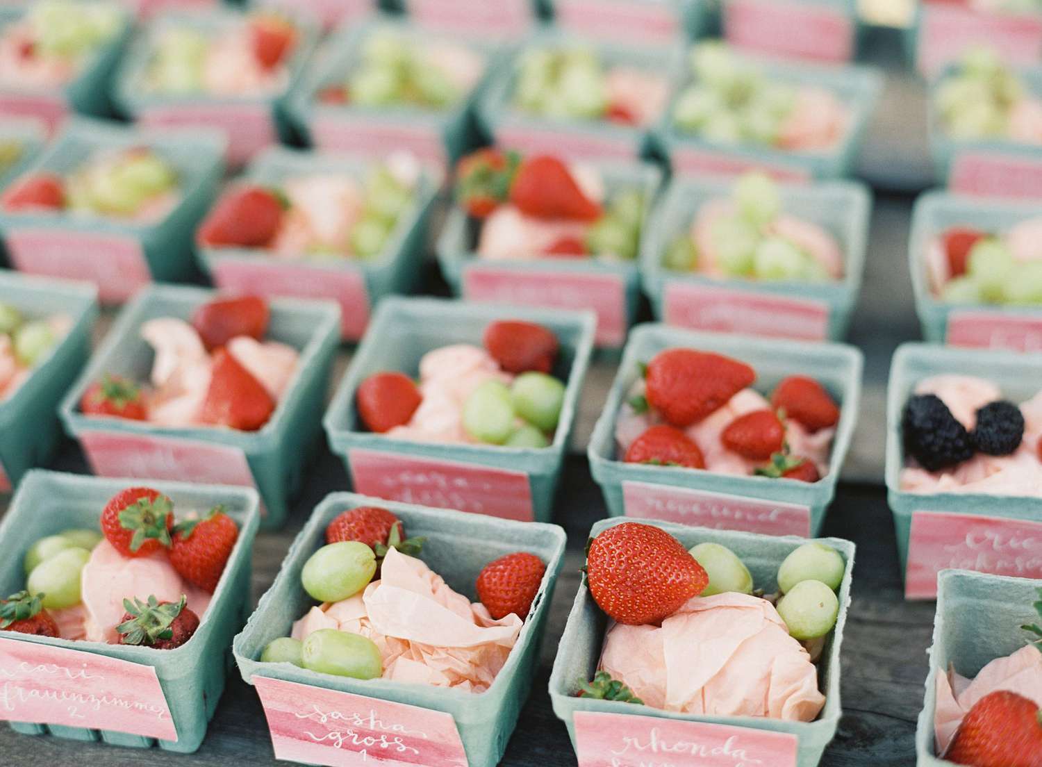 10-easy-and-edible-wedding-favors