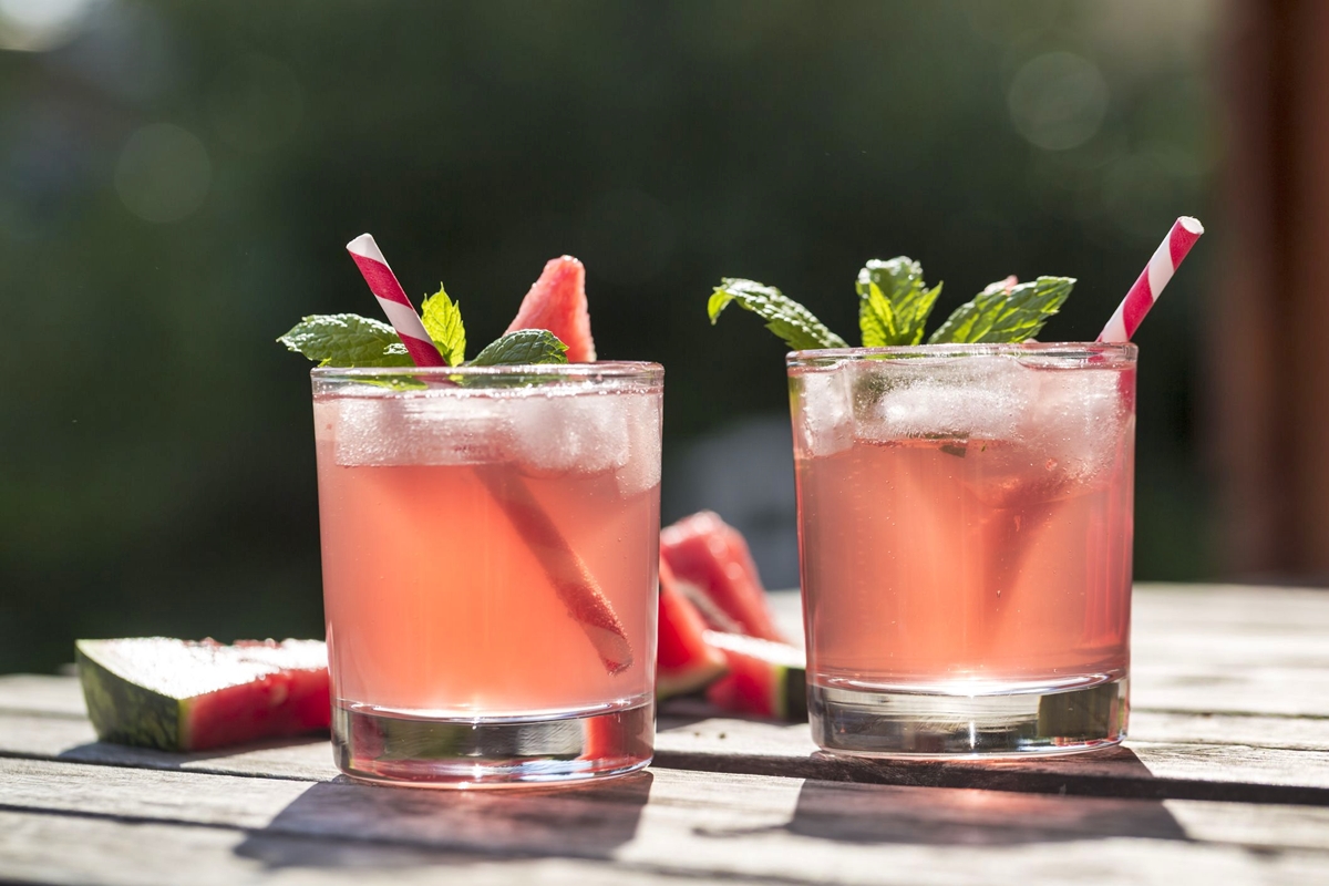 10 Easy, Fruity Cocktails You Can Make In Minutes - Recipes.net