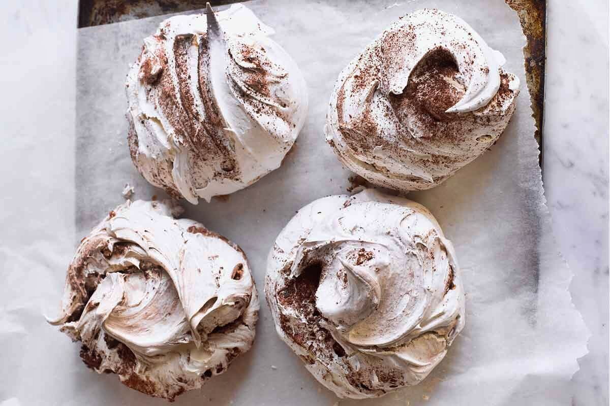 beautifully-rustic-how-to-make-chocolate-swirl-meringues-with-cinnamon