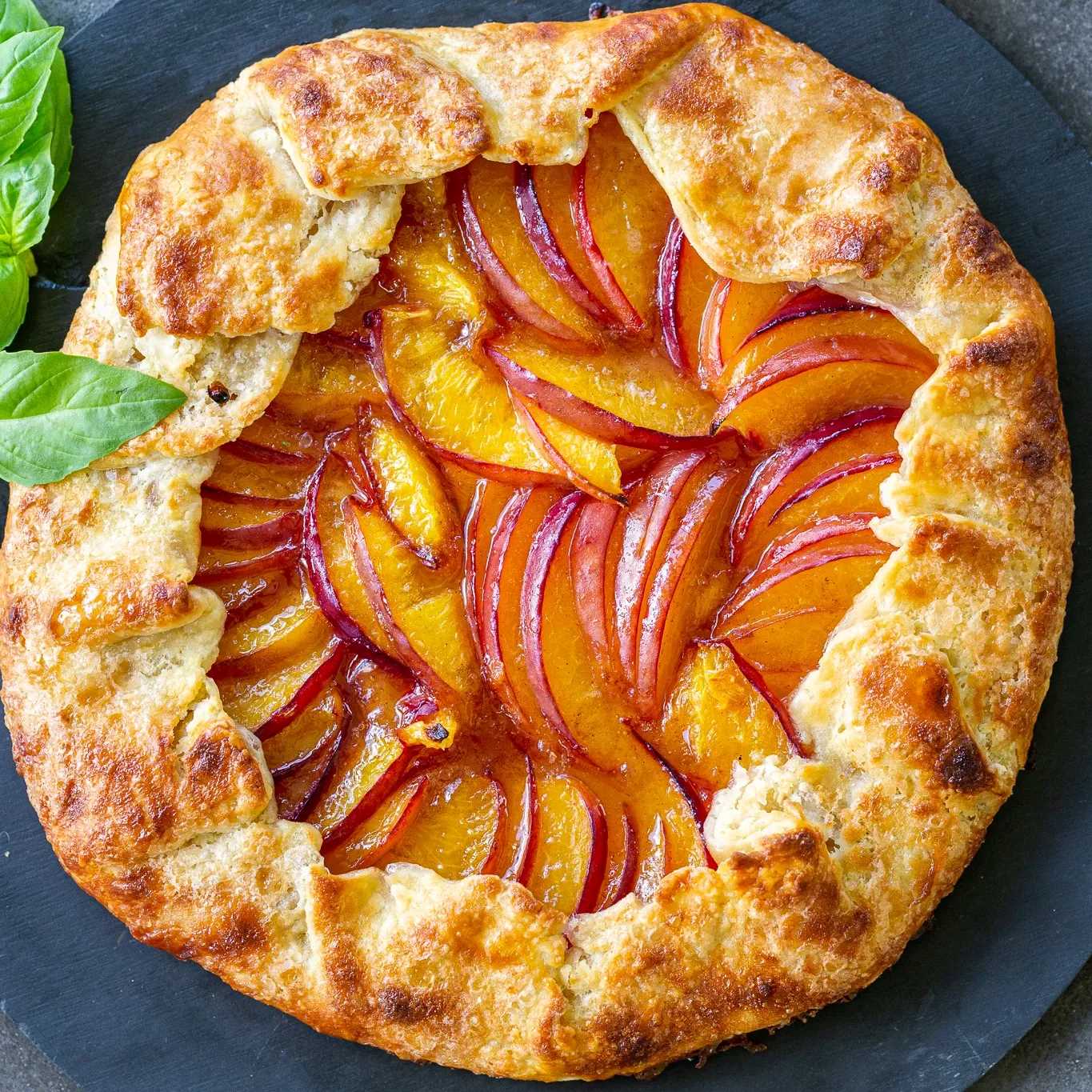flaky-crisp-and-fast-how-to-make-a-peach-galette-freeform-pie