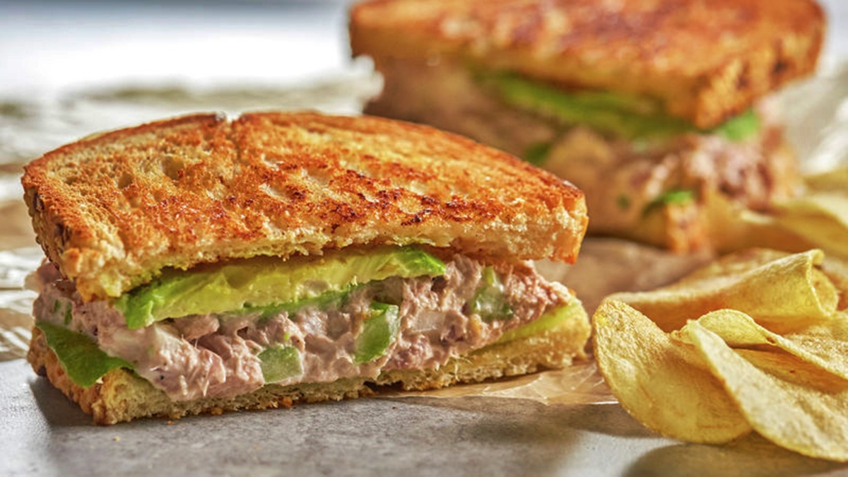 for-better-tuna-salad-sandwiches-with-mayo-or-without-add-more-fish