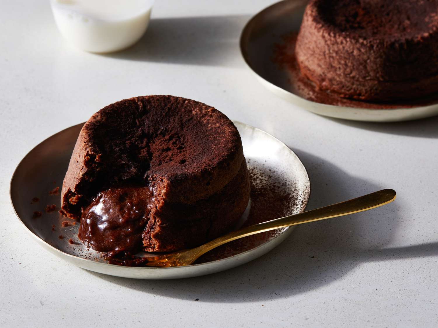 how-to-assemble-the-molten-chocolate-cake