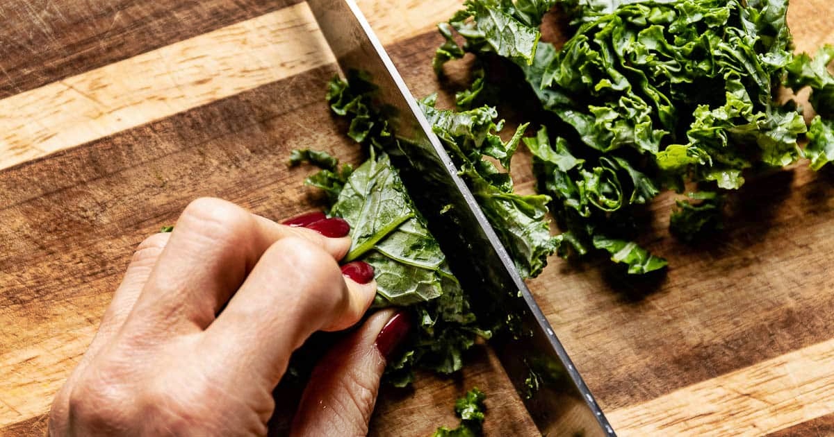 how-to-chop-kale-for-soup