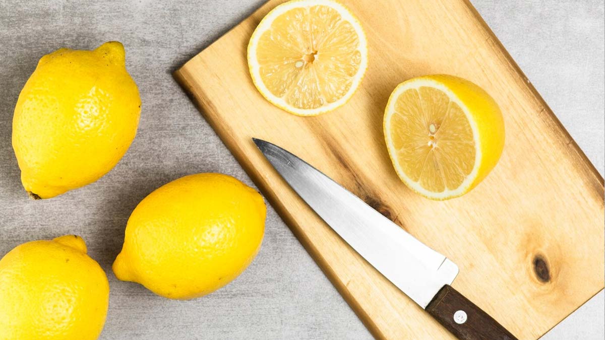 how-to-cut-a-lemon