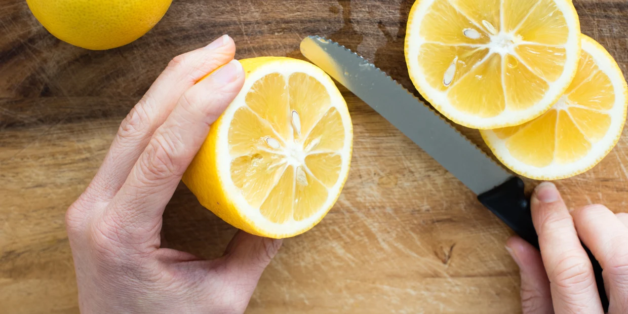 how-to-cut-a-lemon-for-water