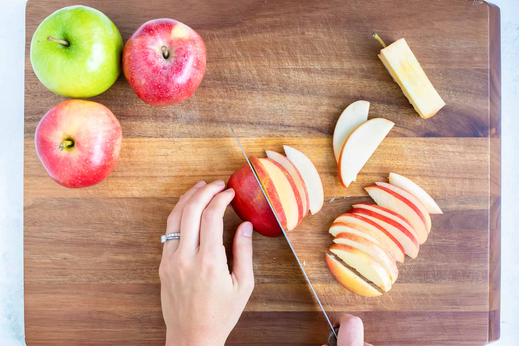 How To Cut Apples Into Slices 