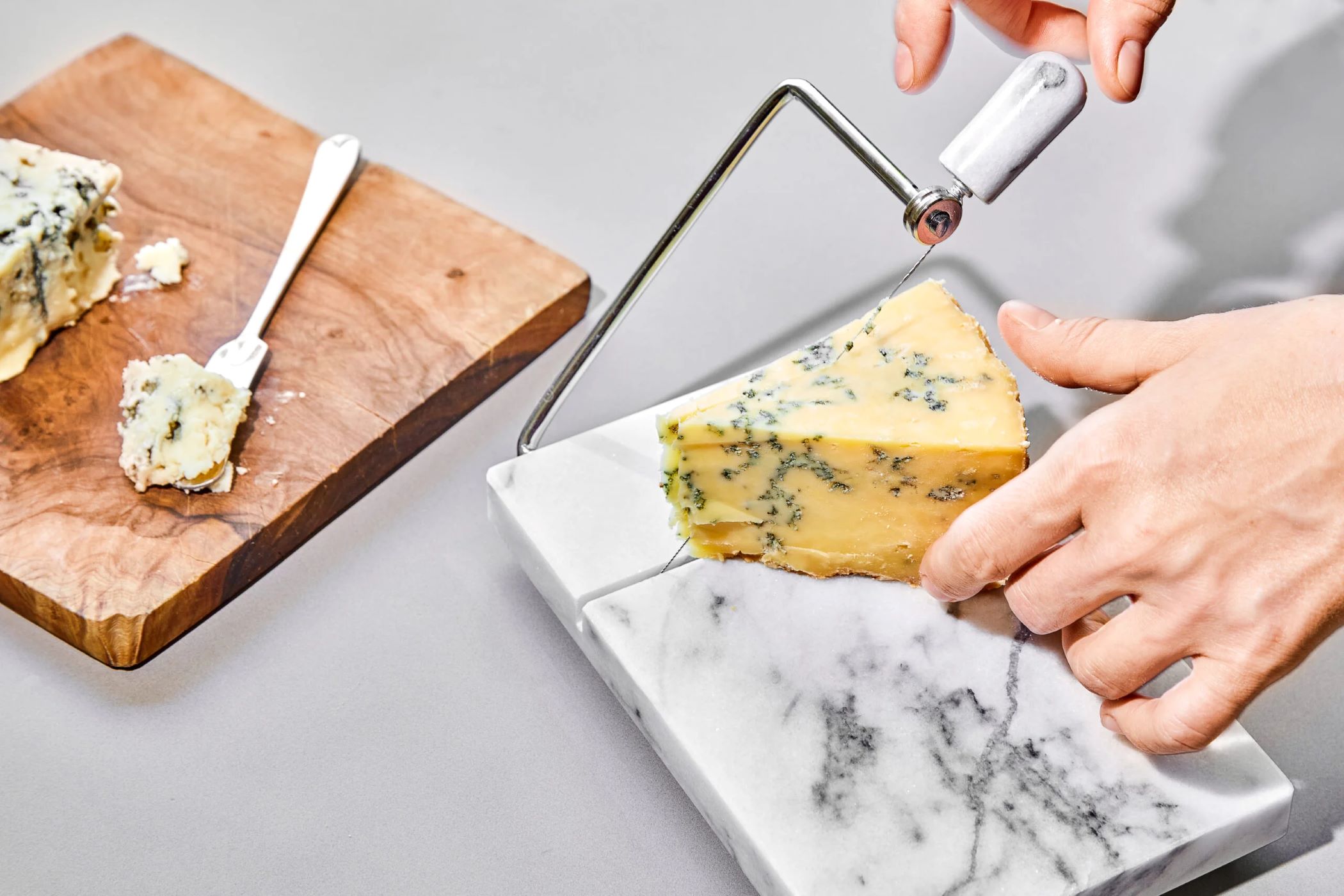 how-to-cut-blue-cheese-for-charcuterie-board