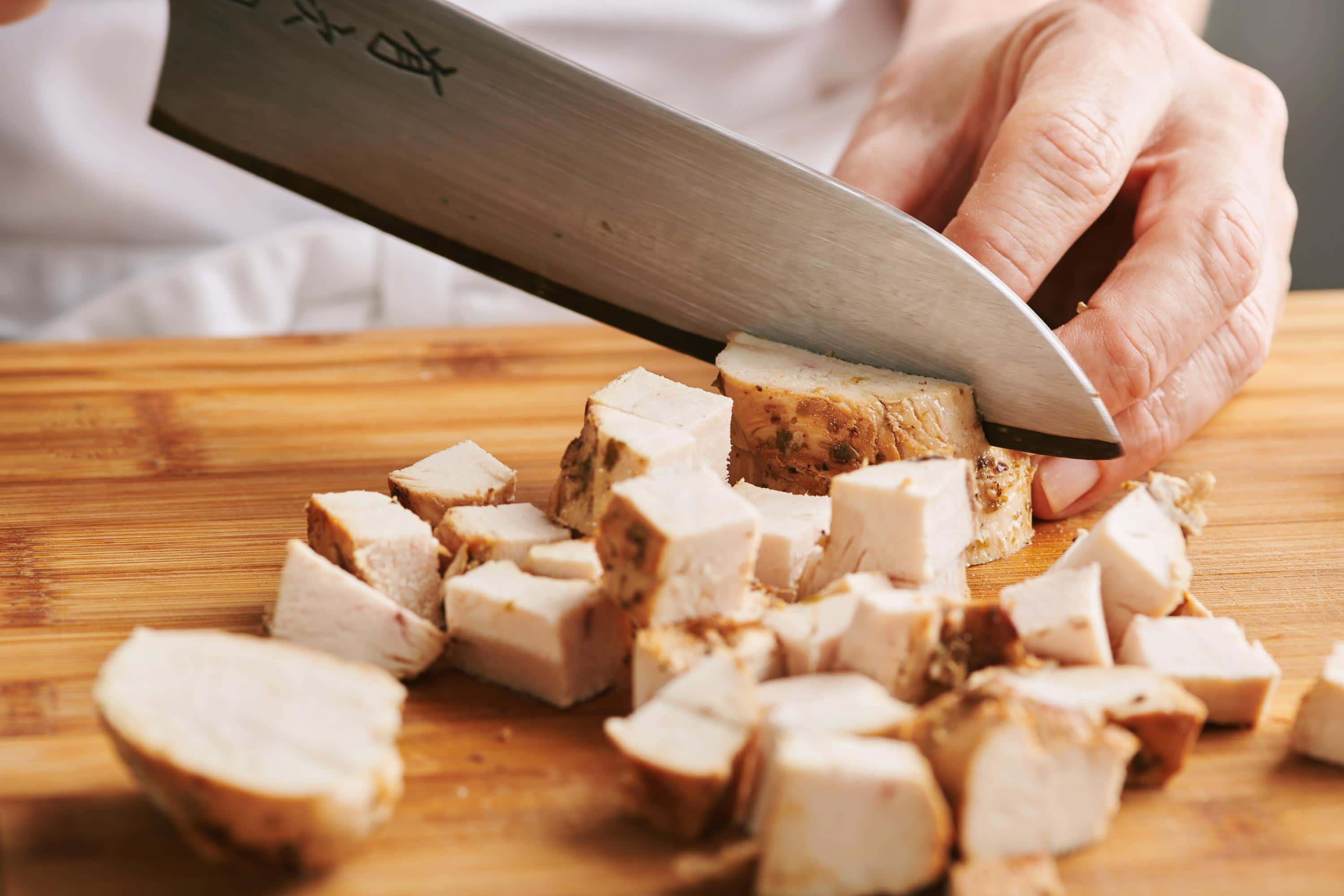 how-to-cut-chicken-breast-into-cubes