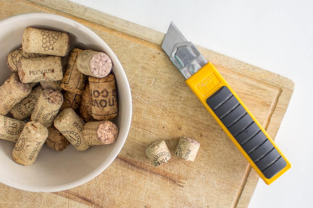 how-to-cut-corks-easily