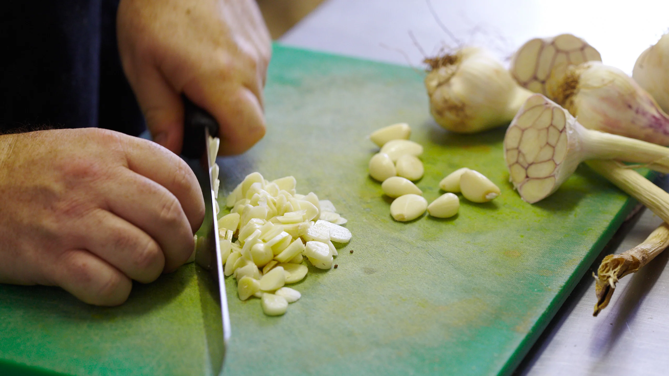 How To Cut Green Garlic 