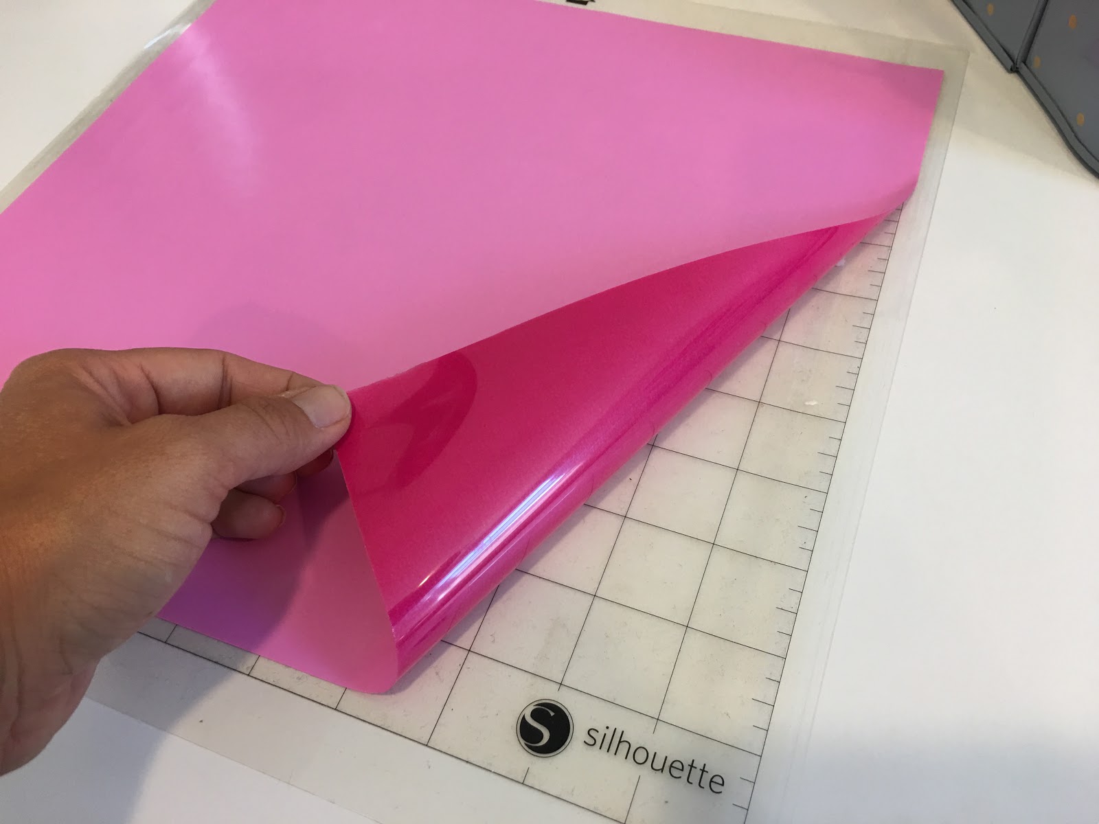 how-to-cut-heat-transfer-vinyl-with-silhouette-cameo