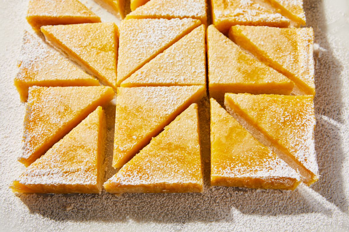 how-to-cut-lemon-bars-into-triangles