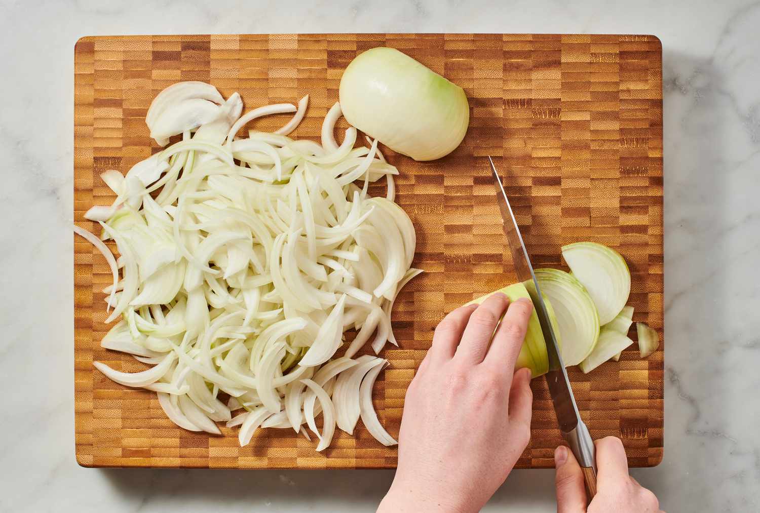 Efficient Onion Slicer - Slice Onions Easily and Quickly