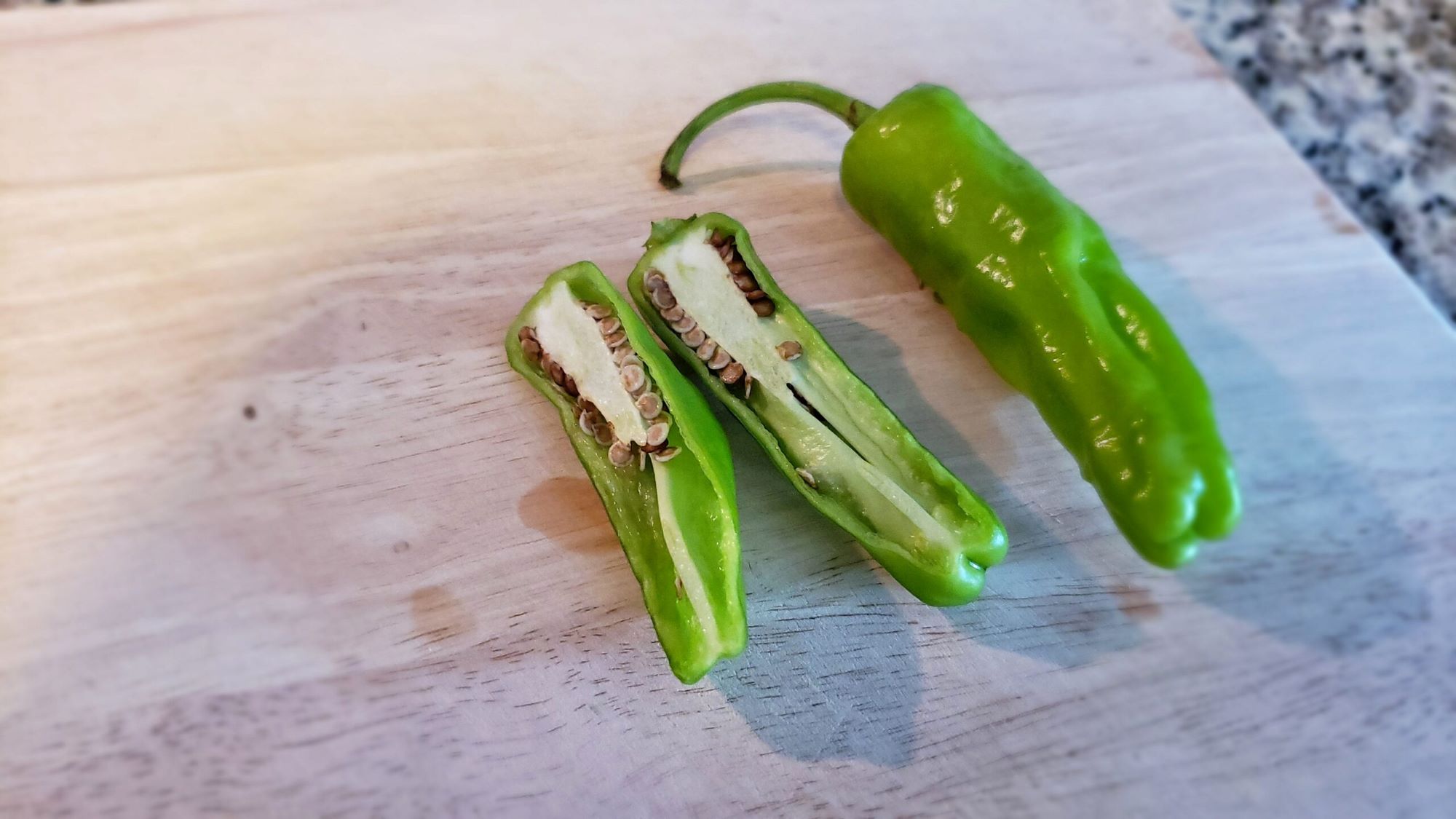 how-to-cut-shishito-peppers