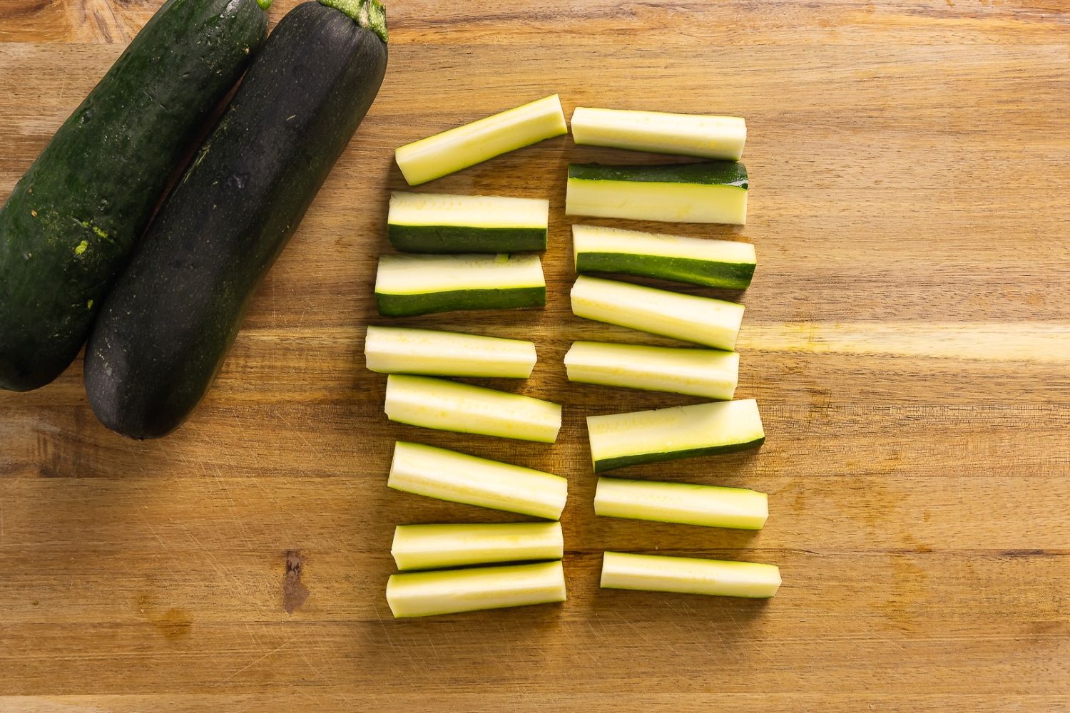 how-to-cut-zucchini-into-sticks