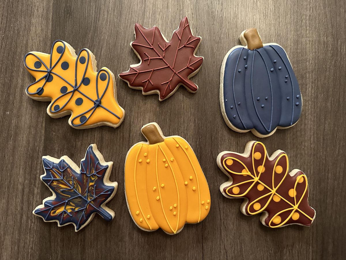 how-to-decorate-thanksgiving-leaf-cookies