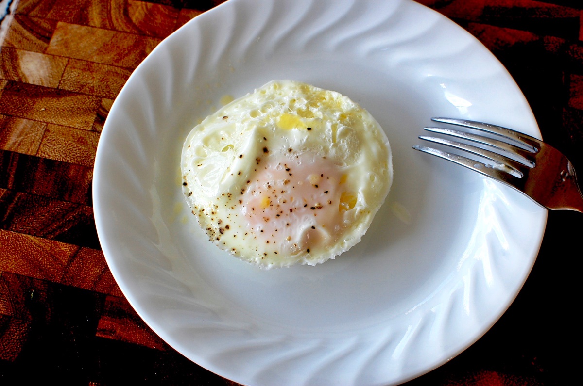 how-to-fry-an-egg-in-the-microwave