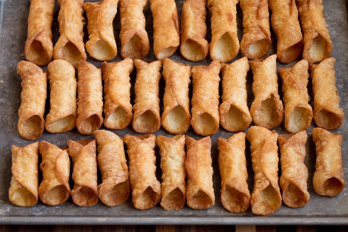 how-to-fry-cannoli-shells