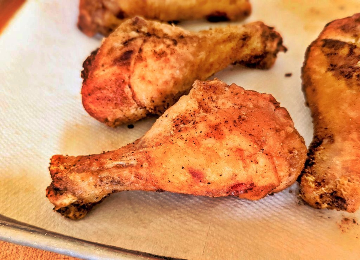 how-to-fry-chicken-legs-in-cast-iron-skillet