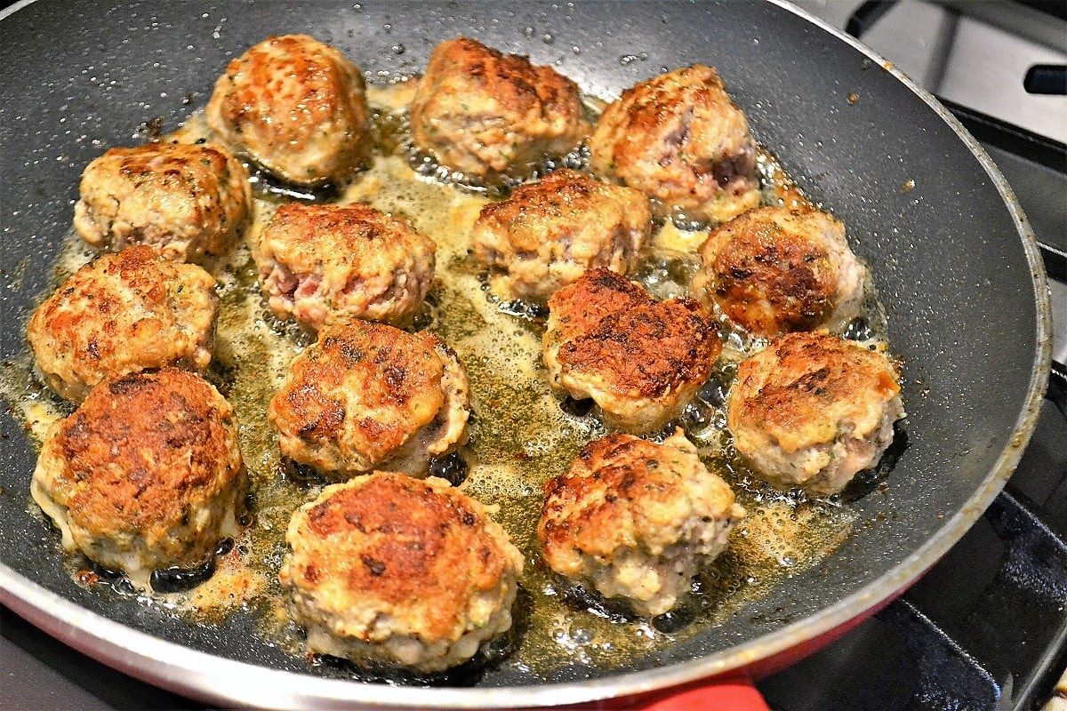 how-to-fry-meatballs-in-a-pan