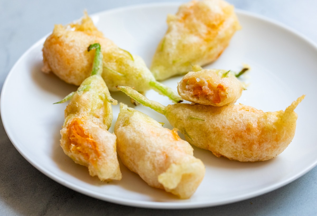 how-to-fry-squash-blossoms
