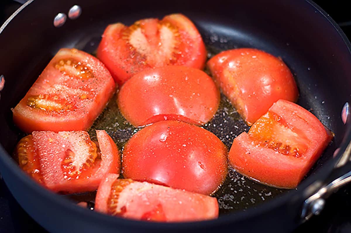 Can You Cook Tomatoes In Cast Iron?