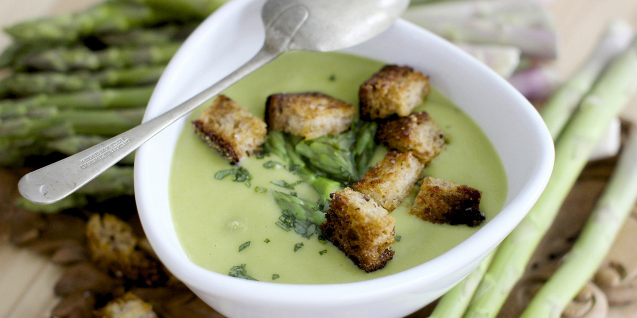 how-to-make-creamy-asparagus-and-tarragon-soup-no-cream-required