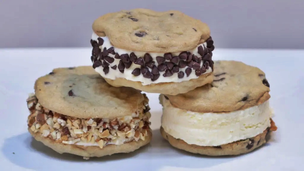 how-to-make-homemade-chipwich-ice-cream-sandwiches