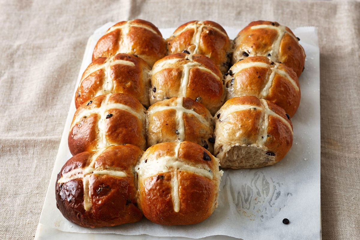 how-to-make-hot-cross-buns-step-by-step-instructions