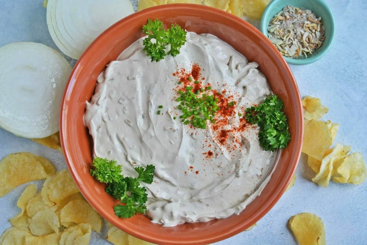 how-to-make-onion-dip-with-soup-mix