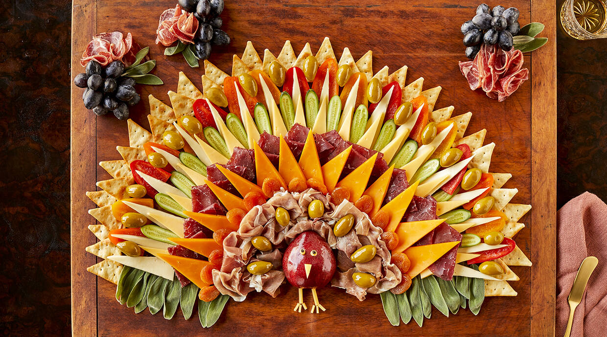 how-to-make-the-ultimate-thanksgiving-cheese-plate