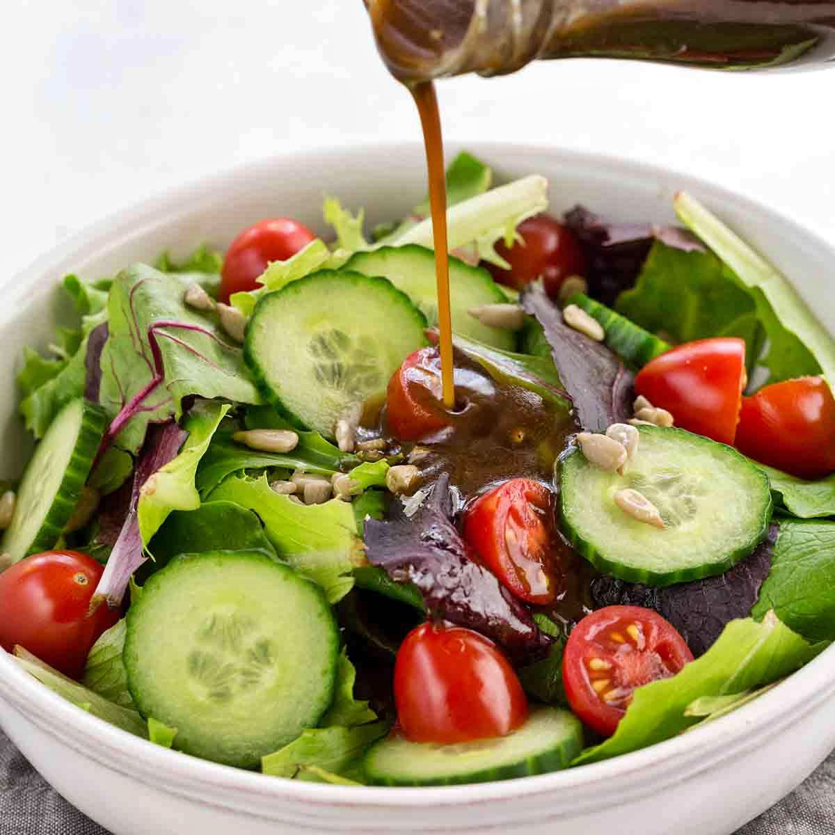 how-to-make-vinaigrette-and-dress-your-salad-right-turbo