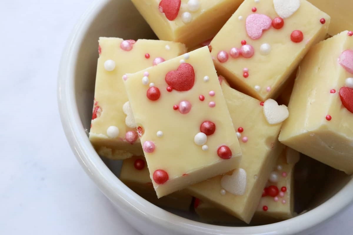 how-to-make-white-chocolate-valentines