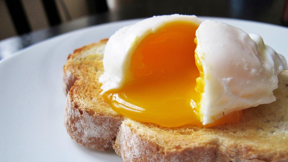 how-to-poach-eggs-for-a-party