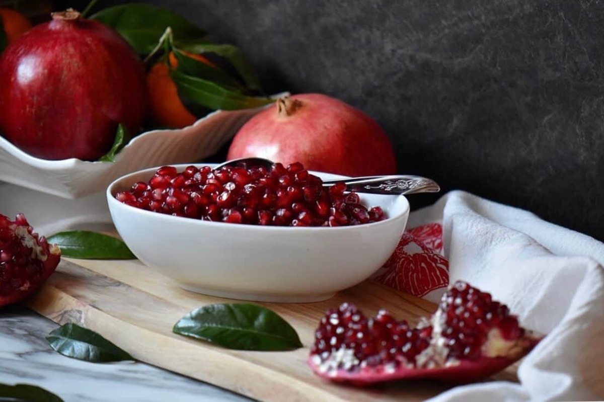 how-to-remove-pomegranate-seeds
