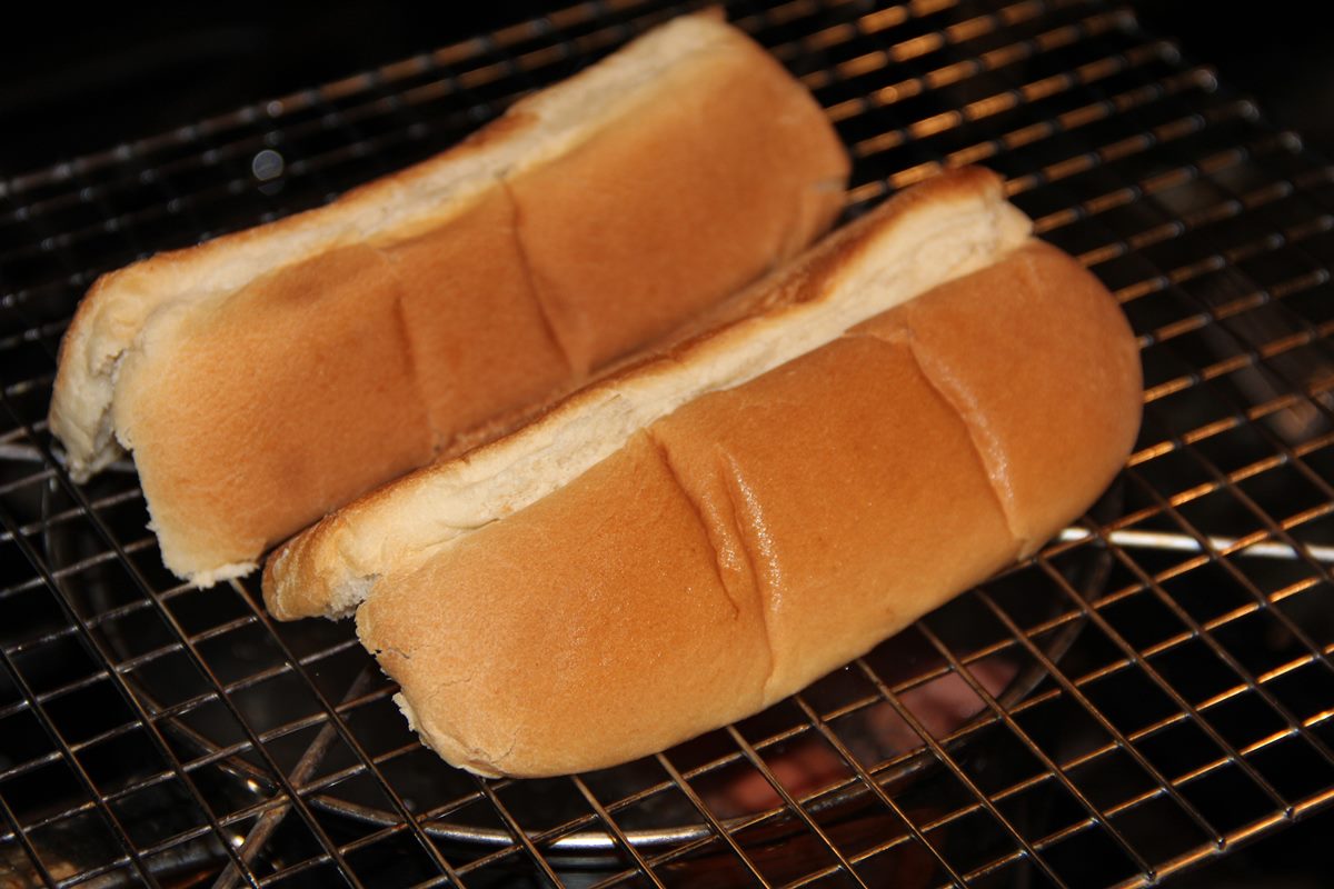 how-to-steam-a-hot-dog-bun