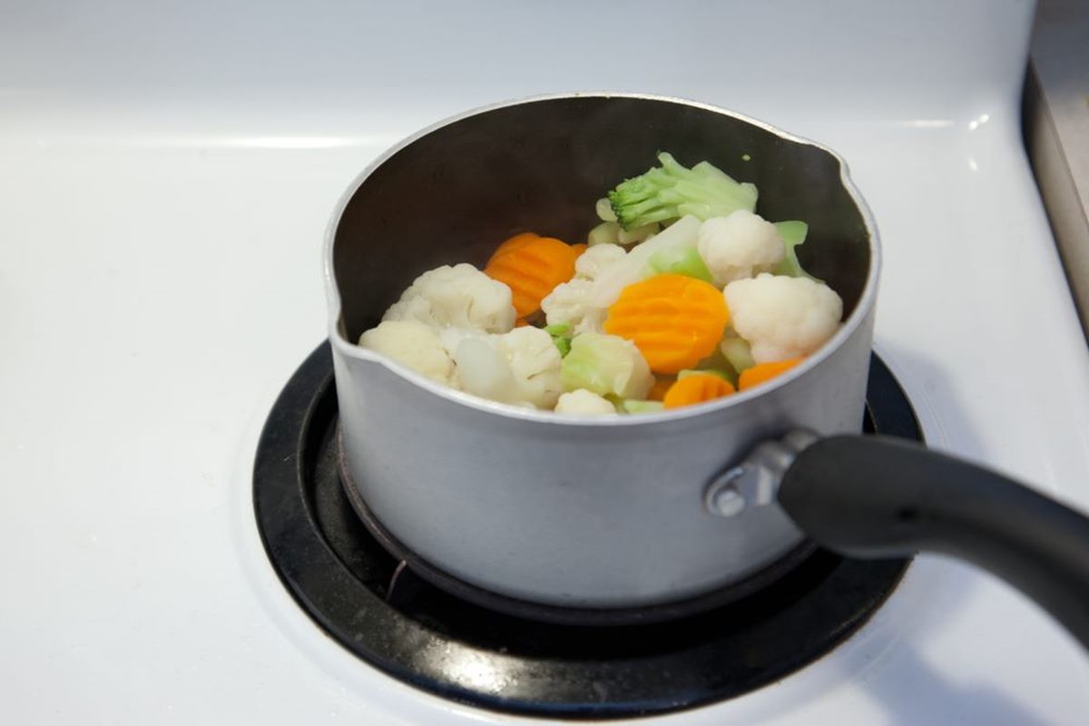 how-to-steam-cauliflower-on-the-stove
