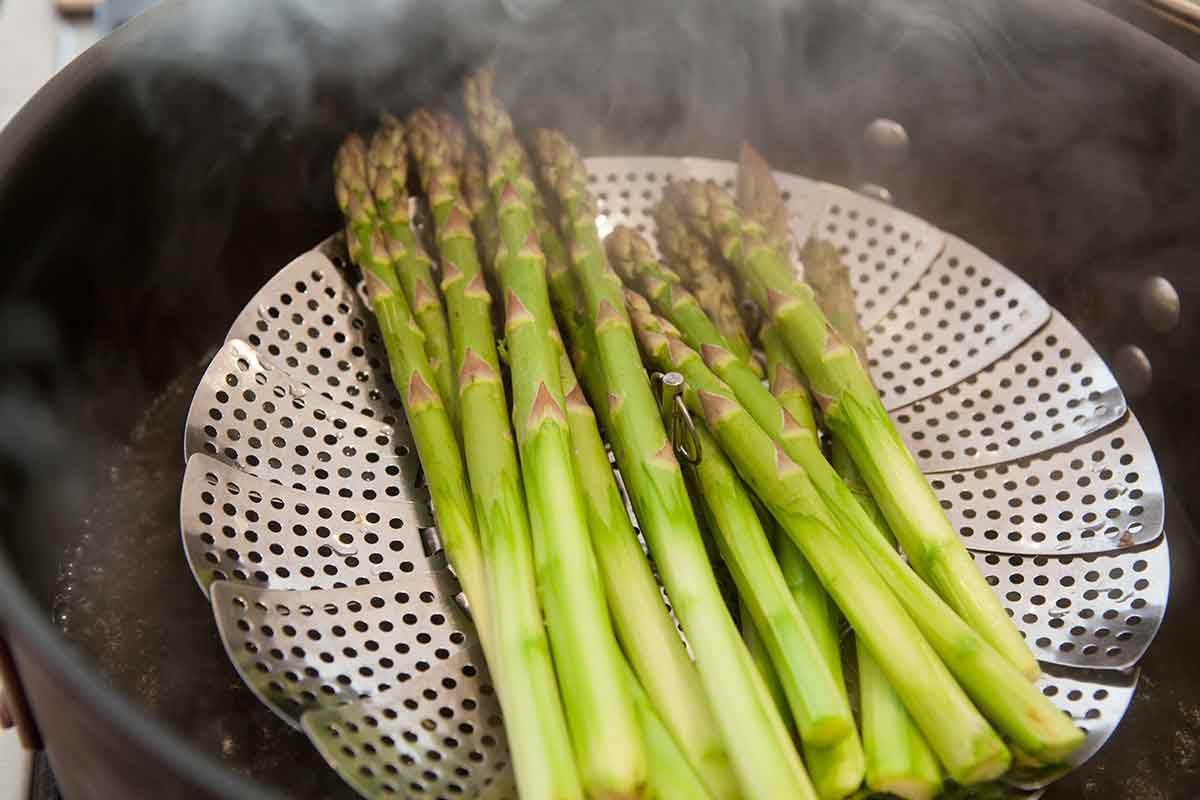 how-to-steam-cook-asparagus