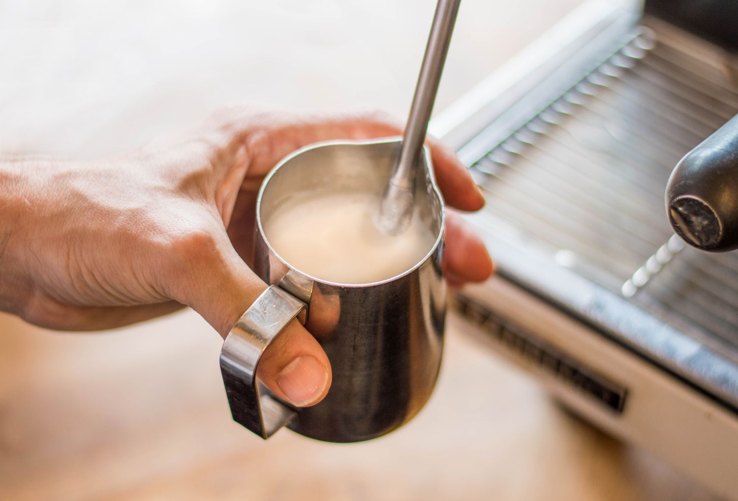 how-to-steam-milk-for-coffee