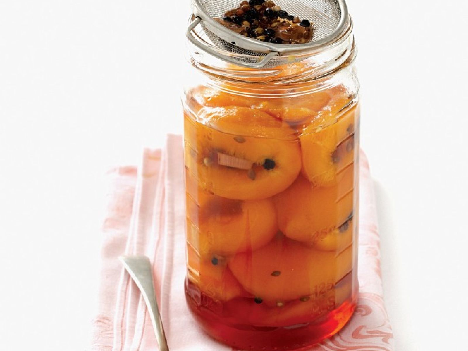 in-a-pickle-pickled-nectarine-slices