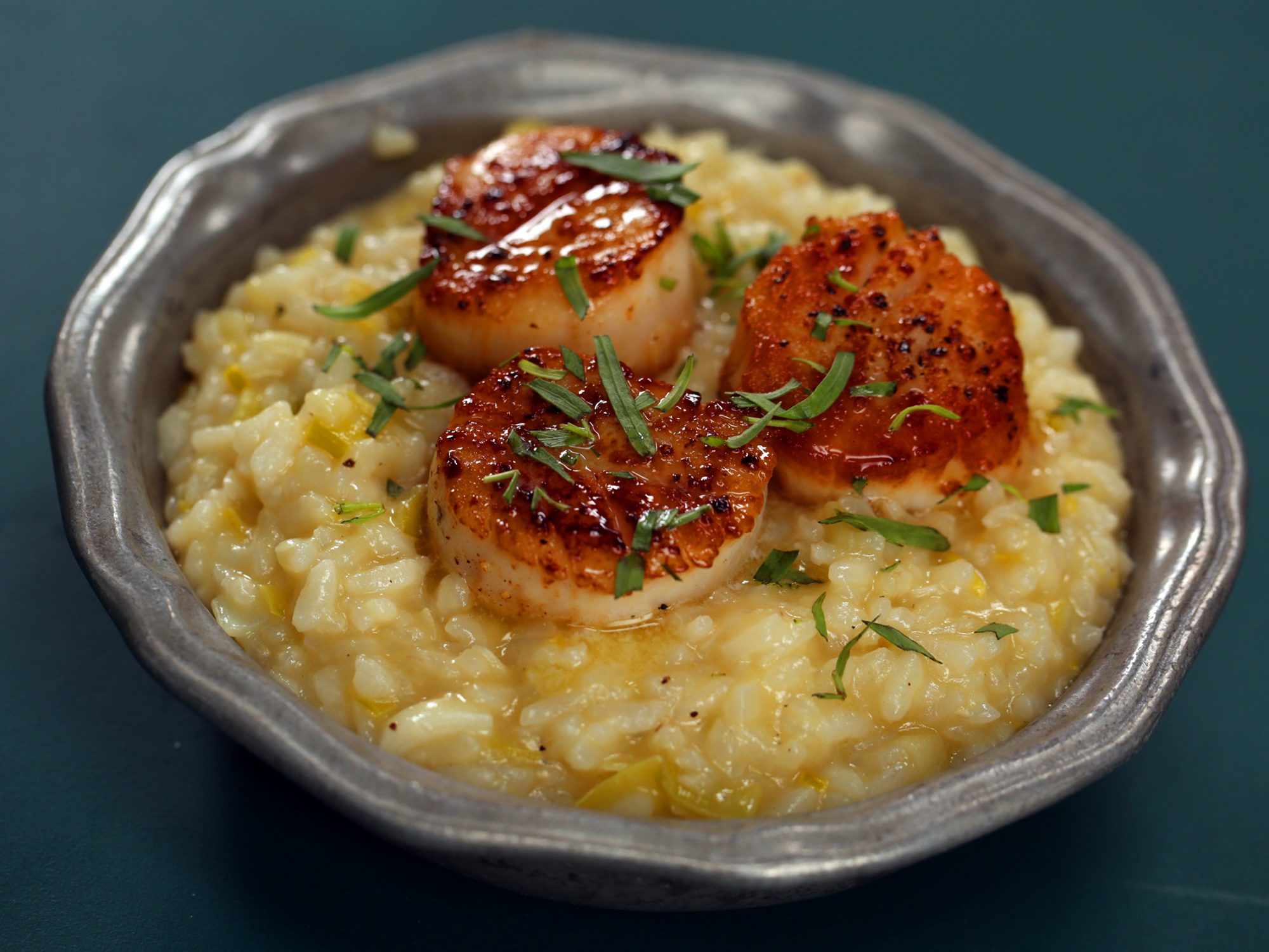 low-key-valentines-dinner-easy-seared-scallops-with-leek-risotto