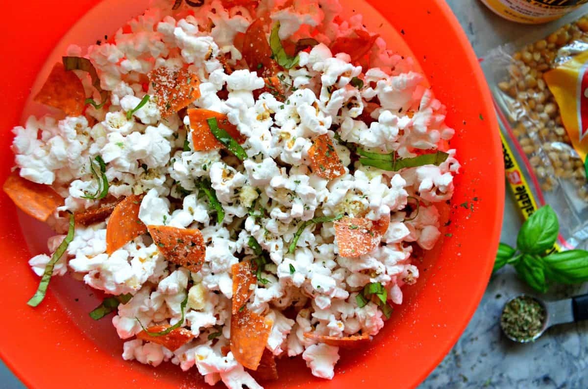 modernist-eats-turn-pepperoni-into-powder-for-a-popcorn-topper