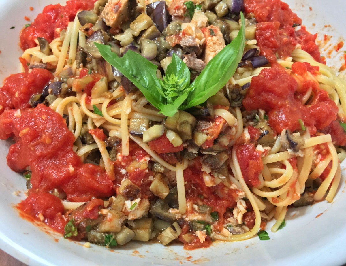 sicilian-swordfish-pasta-recipe-with-eggplant-tomatoes