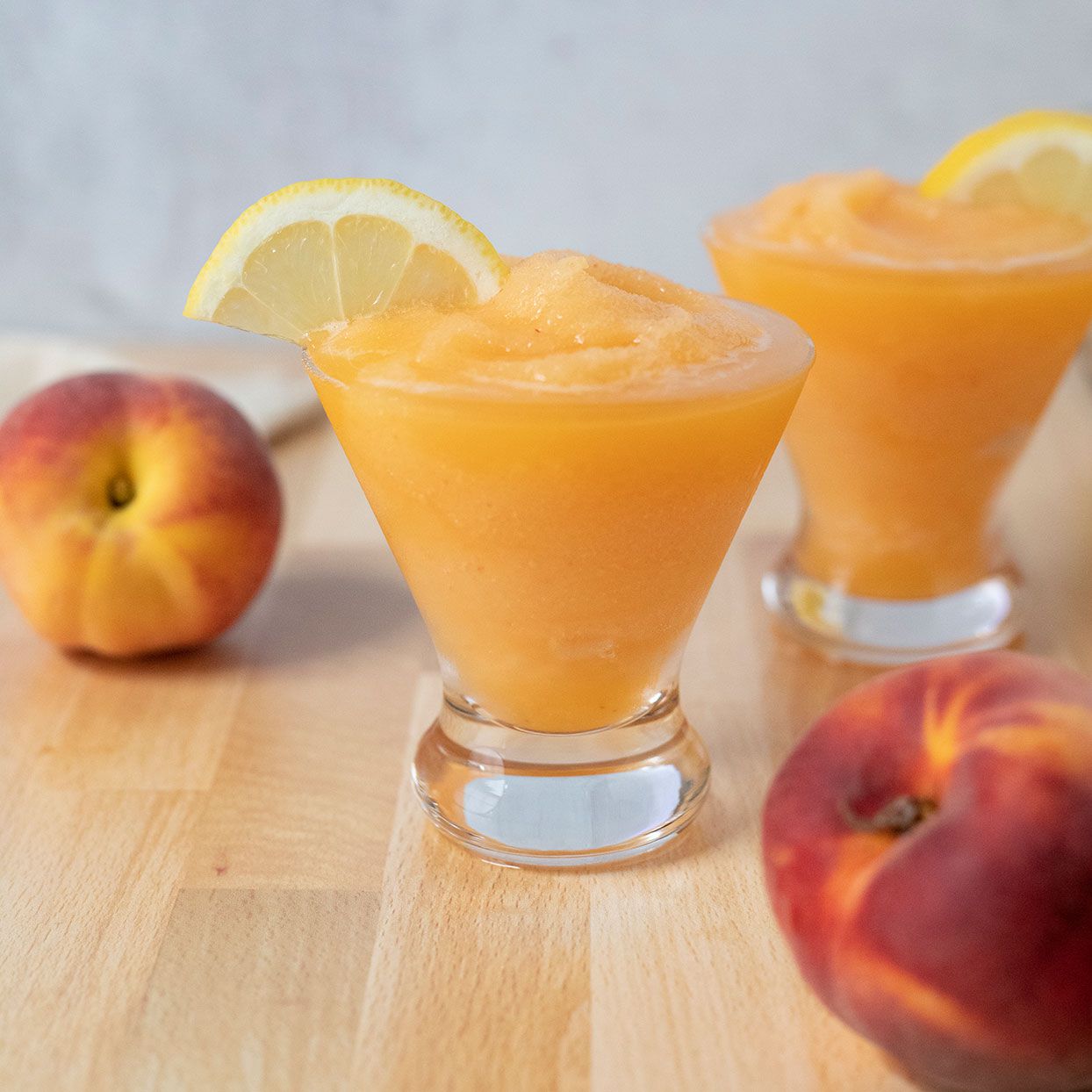 stuck-with-overripe-peaches-make-frozen-peach-cocktails