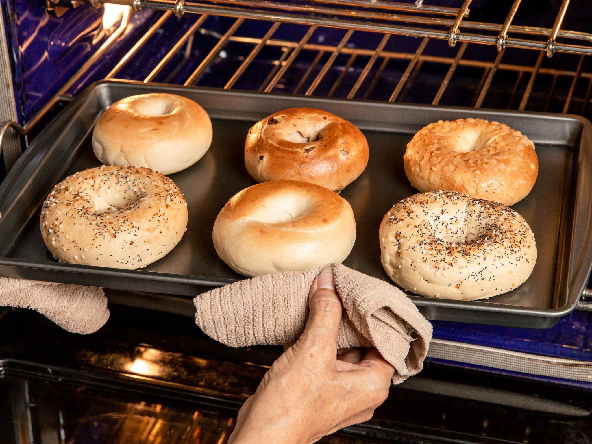 the-right-way-to-toast-a-bagel